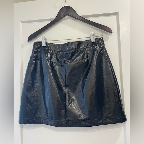 Faux leather mini skirt - Picture 2 of 6